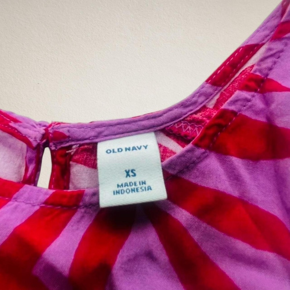 Old Navy Pink floral tank top - Picture 5 of 8
